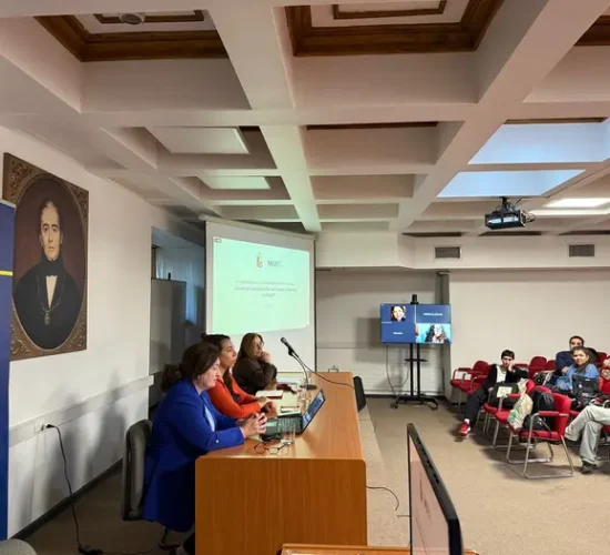 Decana Estela Martínez