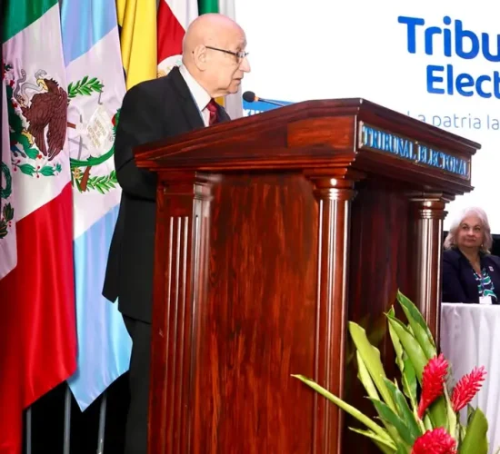 Prof Tomás Astudillo